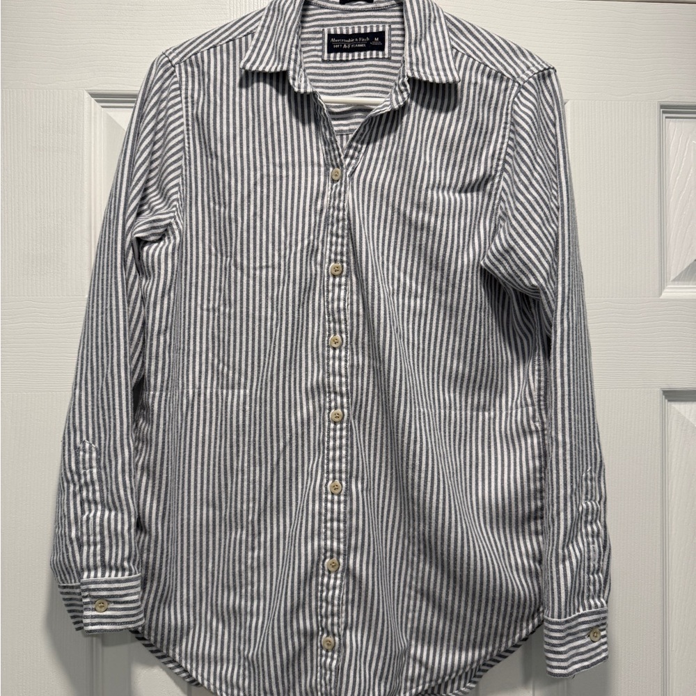 Abercrombie & Fitch boyfriend button down size medium